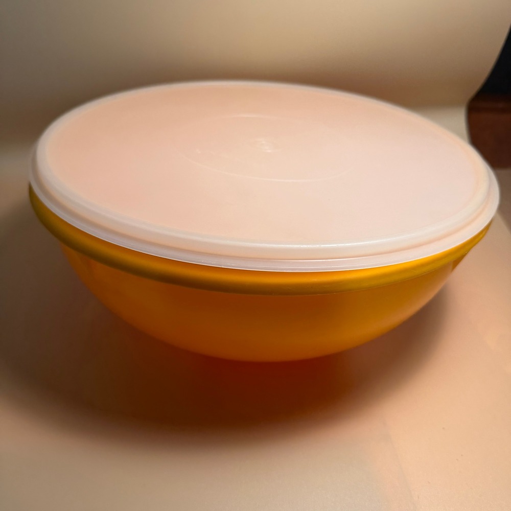 Tupperware Vintage Harvest Yellow Large Mixing Bowl 274-2 with Sheer Lid 12 Inch